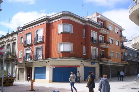 Esquina, calle Pérez Castellano y Sarandí