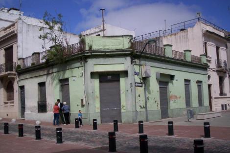 Esquina, calle Washington y Pérez Castellano