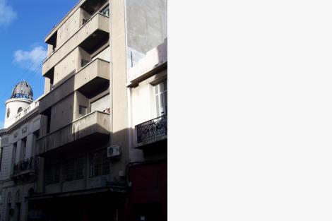 Fachada sobre la calle Buenos Aires
