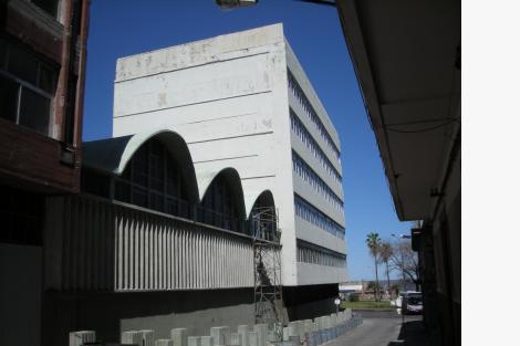 Fachada sobre la calle Juan Carlos Gómez