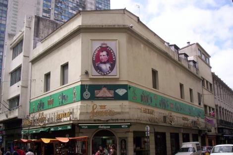 Esquina Sarandi y Bartolomé Mitre