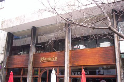 Fachada sobre Sarandí