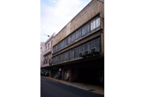 Fachada sobre la calle Buenos Aires