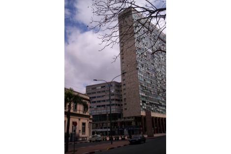 Fachada sobre Buenos Aires