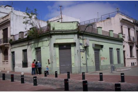 Esquina, calle Washington y Pérez Castellano