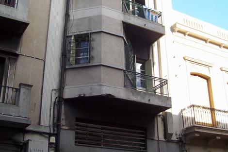 Fachada sobre la calle Buenos Aires.