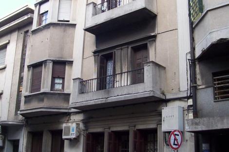 Fachada sobre la calle Buenos Aires.