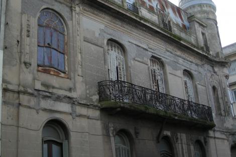 Fachada sobre Buenos Aires