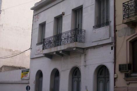 Fachada sobre la calle Ituzaingo