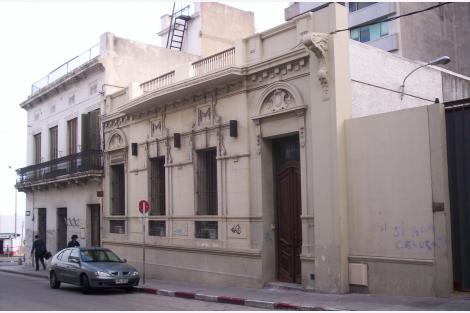 Fachada sobre la calle Ituzaingó