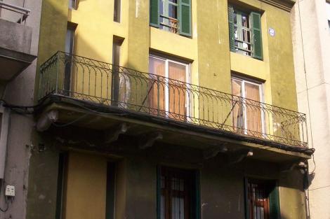 Fachada sobre la calle Treinta y Tres