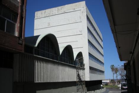 Fachada sobre la calle Juan Carlos Gómez