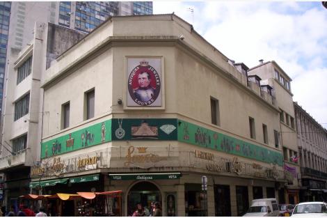 Esquina Sarandi y Bartolomé Mitre