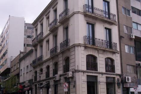 Esquina Buenos Aires y Bacacay