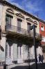 Fachada sobre la calle Pérez Castellano