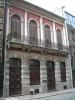 Fachada sobre la calle Misiones.