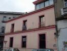 Fachada sobre la calle Reconquista