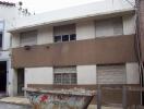 Fachada sobre la calle Brecha